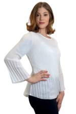 bela plisirana bluza