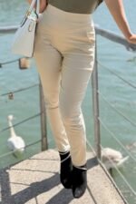 bež hlače