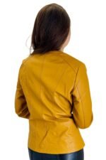 RUMENA USNJENA JAKNA NADA ZA MOČNEJŠE DAME