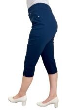 TEMNO MODRE KAPRI HLAČE HARMONY ZA MOČNEJŠE DAME